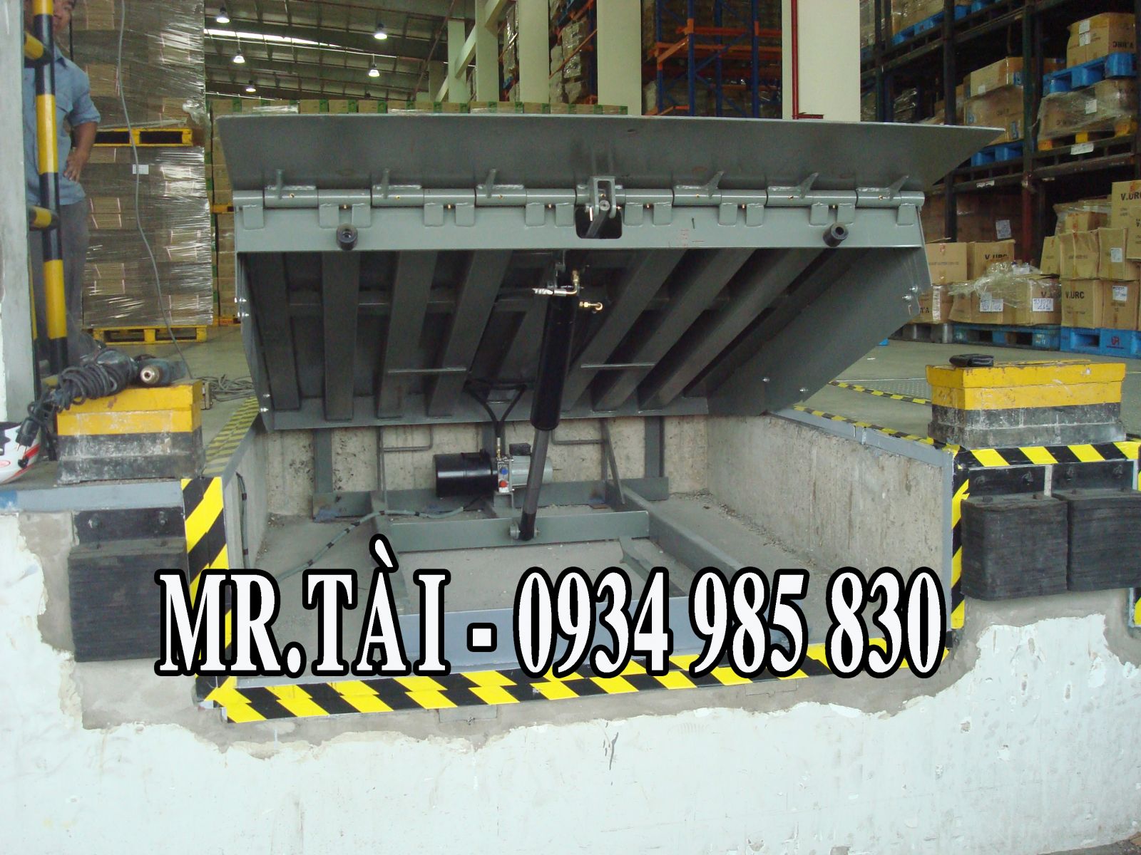 Sàn nâng tự động (Dock leveler)